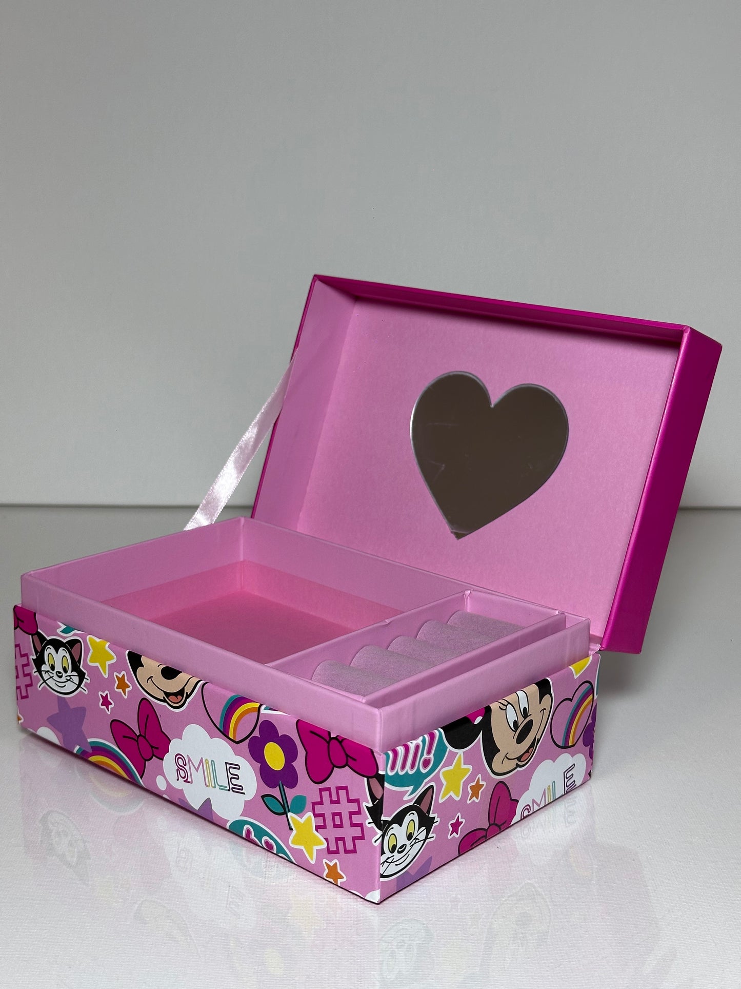 Smyckeskrin med spegel - Minnie Mouse Disney OBS!!! Liten skada på kant – se bilder noggrant.